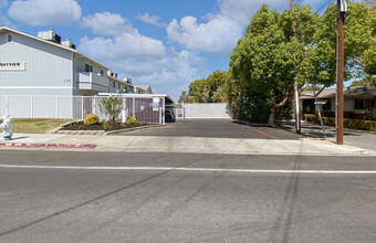 Bayview Plaza Apartments in Antioch, CA - Building Photo - Primary Photo