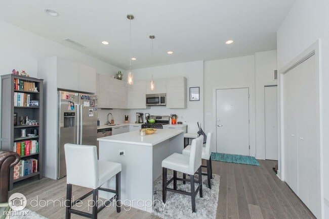 858 N Franklin St-Unit -Apt 505 in Chicago, IL - Building Photo - Building Photo