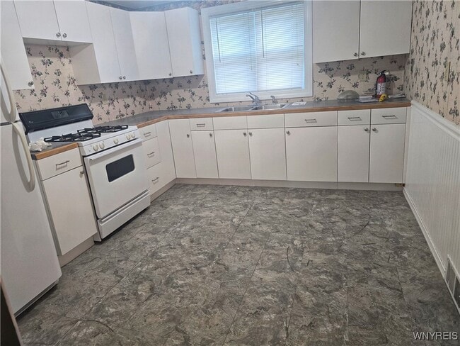 190 Clover Pl in Cheektowaga, NY - Building Photo - Building Photo