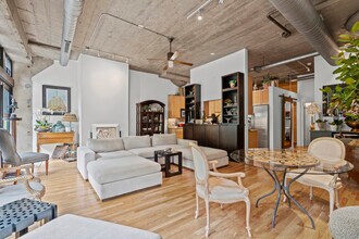 1070 W 15th St in Chicago, IL - Building Photo - Building Photo