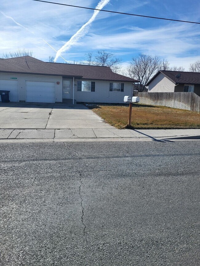 property at 1005 W Midway St