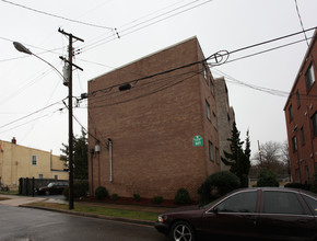 Wilson Apartments in Washington, DC - Building Photo - Building Photo