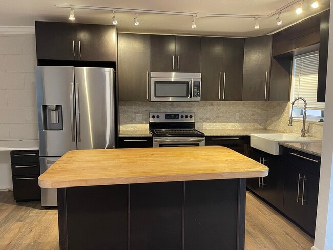 221 SE 1st Ave in Boynton Beach, FL - Building Photo - Building Photo