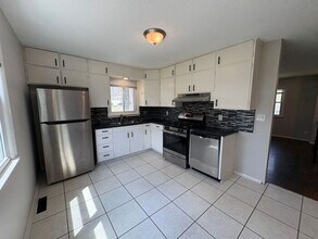 11912 Beacon Ave in Grandview, MO - Building Photo - Building Photo