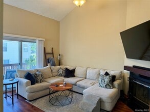 4013 Whispering Hills Dr in Chester, NY - Building Photo - Building Photo