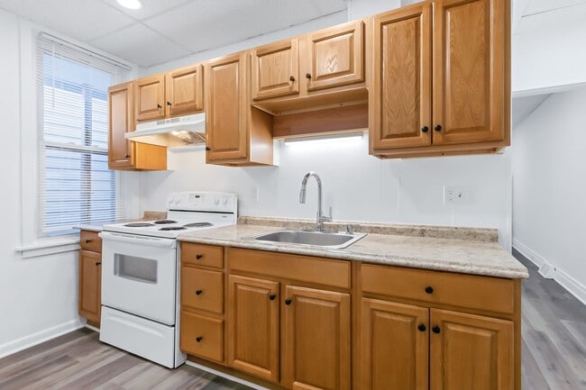 property at 476 N 5th St