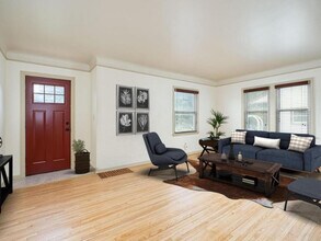 4032 Webster Ave S in Minneapolis, MN - Building Photo - Building Photo
