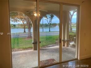 2557 Centergate Dr-Unit -Apt 104 in Miramar, FL - Building Photo - Building Photo