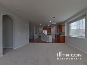 22517 E Layton Cir in Aurora, CO - Building Photo - Building Photo