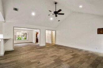 427 Ashford Forest Dr in Houston, TX - Building Photo - Building Photo
