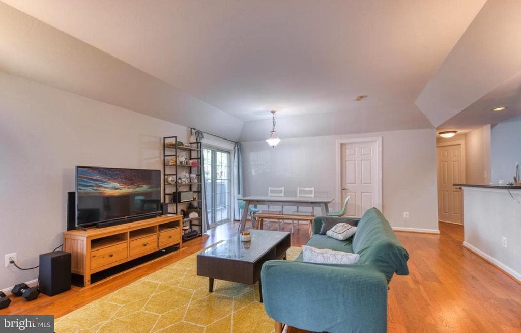 12154 Penderview Terrace in Fairfax, VA - Building Photo