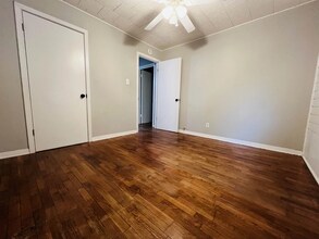 2201 Ave G in Nederland, TX - Building Photo - Building Photo