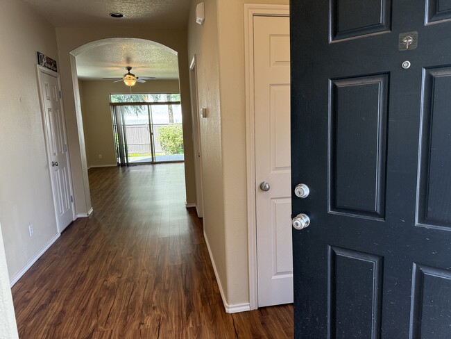 15733 SW Harvester Ln in Sherwood, OR - Foto de edificio - Building Photo