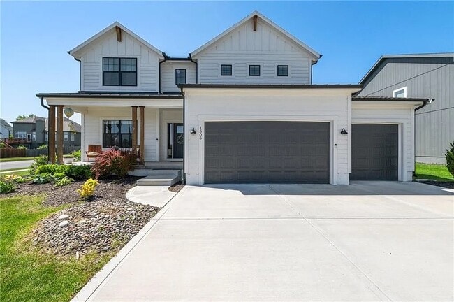 property at 1505 SW Georgetown Dr