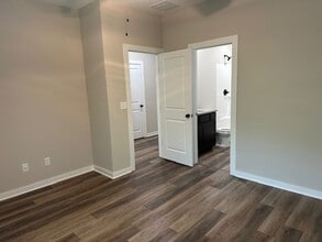 5425 N Gray Dr in Park City, KS - Building Photo - Building Photo