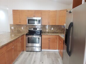 719 Stanton Dr in Weston, FL - Building Photo - Building Photo