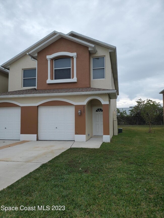 1045 Venetian Dr in Melbourne, FL - Building Photo - Building Photo