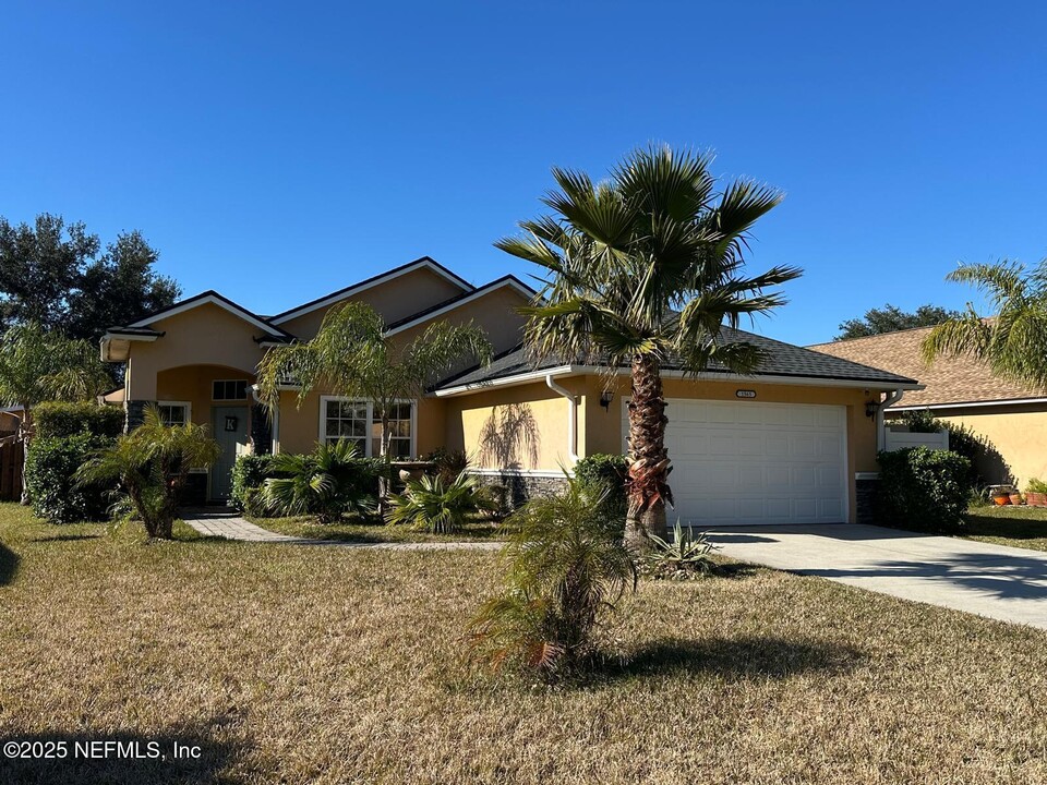 1563 W Windy Willow Dr in St. Augustine, FL - Building Photo