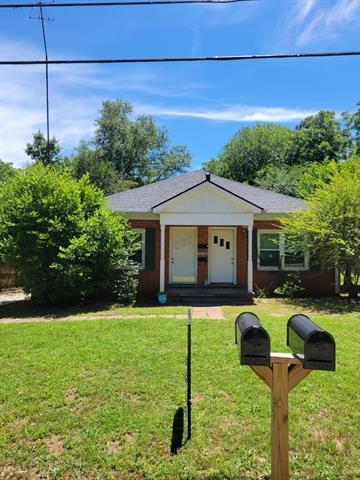 property at 305 Shawnee Trail
