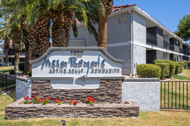 Mesa Royale Apartments in Mesa, AZ - Building Photo - Building Photo