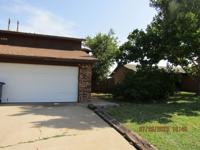 5406 NW Sir Brian Ave in Lawton, OK - Building Photo - Building Photo