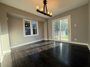5577 N Kent Ave in Whitefish Bay, WI - Building Photo - Building Photo