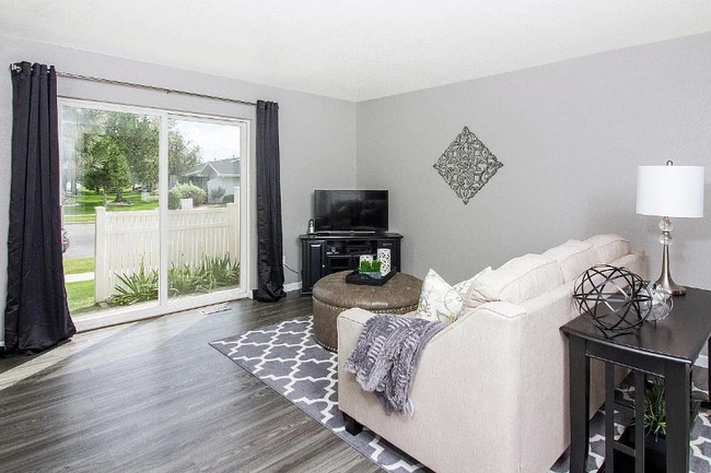 property at 626 S 38th St W