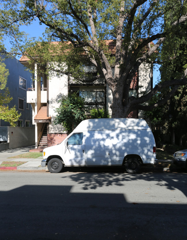 417 N Kenwood St in Glendale, CA - Building Photo - Building Photo