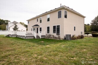 27 Samantha Dr in Monroe Township, NJ - Building Photo - Building Photo