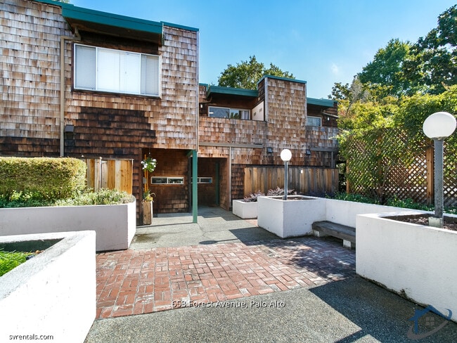 653 Forest Ave in Palo Alto, CA - Building Photo - Building Photo