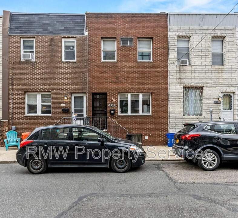 1511 S Hollywood St in Philadelphia, PA - Building Photo