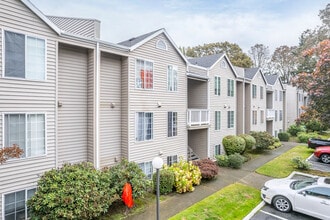 Hunnington House Apartments in Beaverton, OR - Building Photo - Building Photo