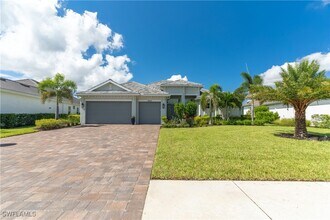 18460 WildBlue Blvd in Ft. Myers, FL - Building Photo - Building Photo