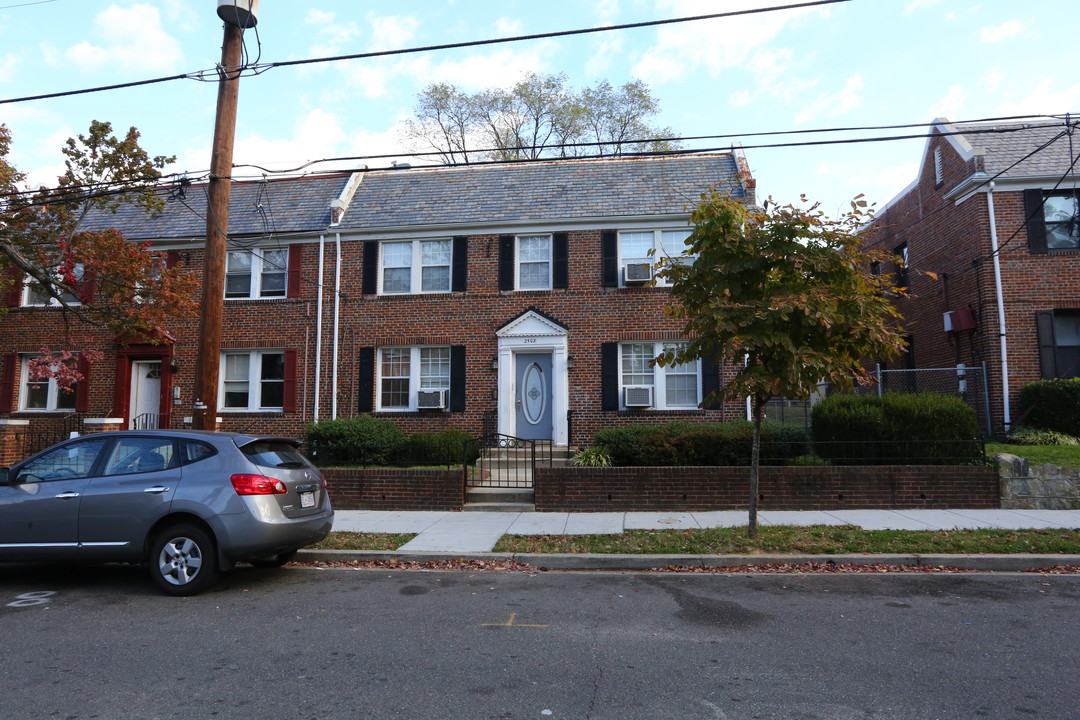 2508 N St SE in Washington, DC - Foto de edificio