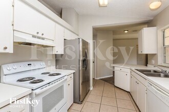 2059 Gallagher Ave in Deltona, FL - Foto de edificio - Building Photo