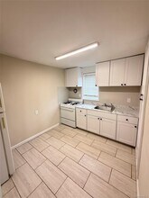 202 N Wellwood Ave in Lindenhurst, NY - Building Photo - Building Photo