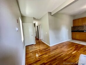 210 Rosette St in New Haven, CT - Foto de edificio - Building Photo