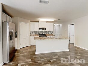 12282 Crossfield Dr in Jacksonville, FL - Foto de edificio - Building Photo