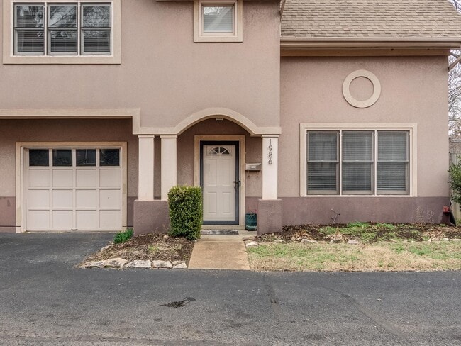 1986 Eastend Dr in Memphis, TN - Building Photo - Building Photo