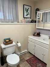 88 Kriskarli Dr in Hartford, VT - Foto de edificio - Building Photo