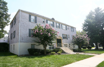 Drumcastle Apartments in Baltimore, MD - Foto de edificio - Building Photo