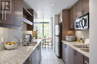 297 Mutual St in Toronto, ON - Building Photo - Building Photo