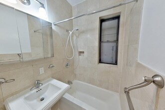724 Tenth Avenue in New York, NY - Building Photo - Building Photo