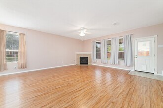 2707 Youpon Lake Ct in Houston, TX - Foto de edificio - Building Photo