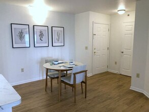 Fairfield Apartments in Fenton, MI - Building Photo - Building Photo