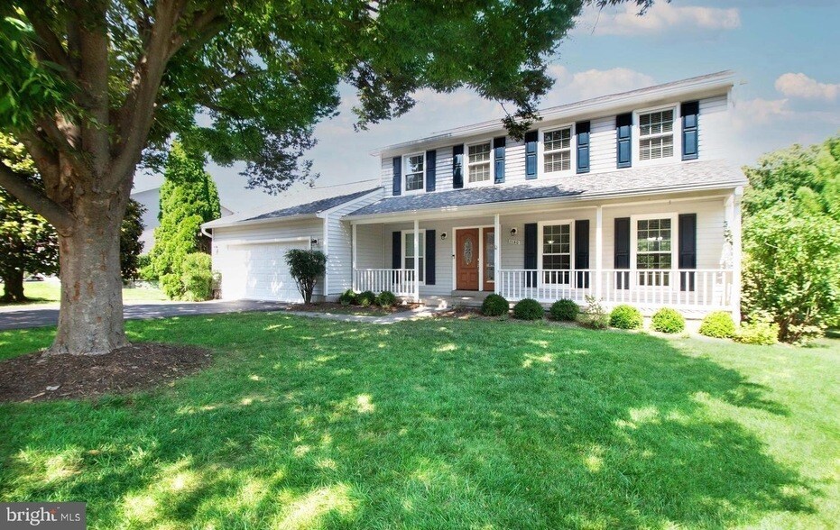 1140 Artic Quill Rd, Unit 703 in Herndon, VA - Building Photo