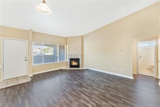 350 S Durango Dr in Las Vegas, NV - Building Photo - Building Photo