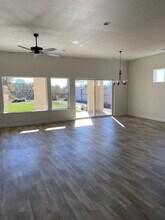 4665 Pleasant Hills Dr in Anderson, CA - Building Photo - Building Photo