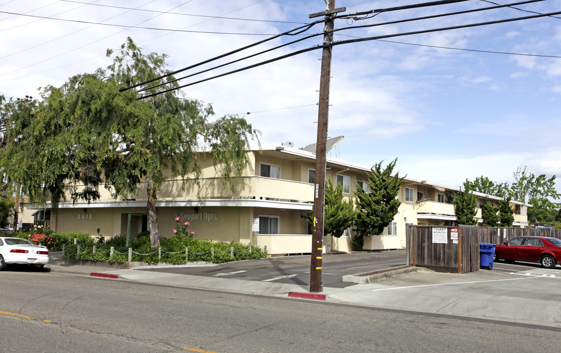 Newport Apartments in San Leandro, CA - Building Photo