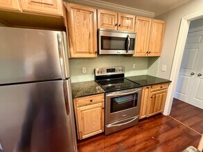 41 Rock Spring Rd, Unit 9 in Stamford, CT - Building Photo - Building Photo